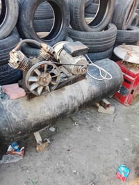 كمبريسر البيع شغال و خالعه عاطله ريدهن ب 550 بغداد حي العامل 077637897...
