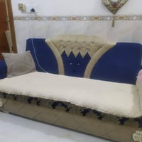 تخم • كنبة