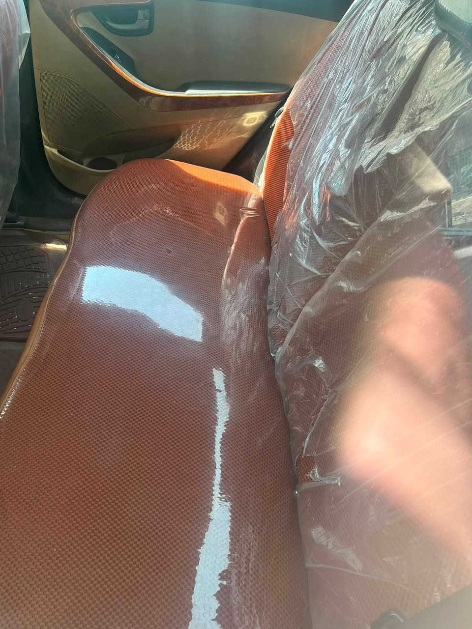 النترا 13
للبيع السيارة مكينة كير صدر تبريد كفالة مصبوغة عام جمالية وبعدة ما مبولش بيهة طخة بل جاملغ معمرة مامصبوغة 
عنوان السيارة بغداد البياع 
***********
سعر 75 وبي مجال
