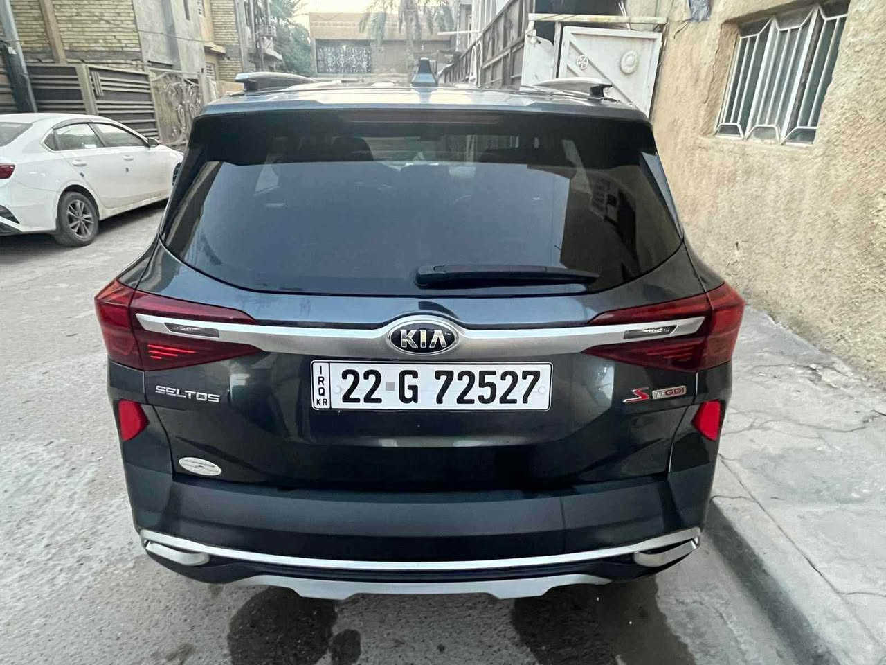 سياره ستلوز 2021 محرك 1600GTنص مواصفات
رقم أربيل 
شاشة تحكم كبيرة و كامرة خلفية فول تحكم ستيرن حساسات 
لون رصاصي طوخ 
حساسات جانبية تحديد مسار 
بريك ذاتي و مودات القيادة 
كشنات جلد 
تبريد فول+ تدفئة كشنات 

وارد أمريكي 🇺🇸 ضربه سطحيه 
و رايدته ب 130 وبيها مجال بسيط
للاتصال ***********

