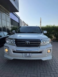 لاندكروزر GXR • ٢٠١٣ • بدون صبغ