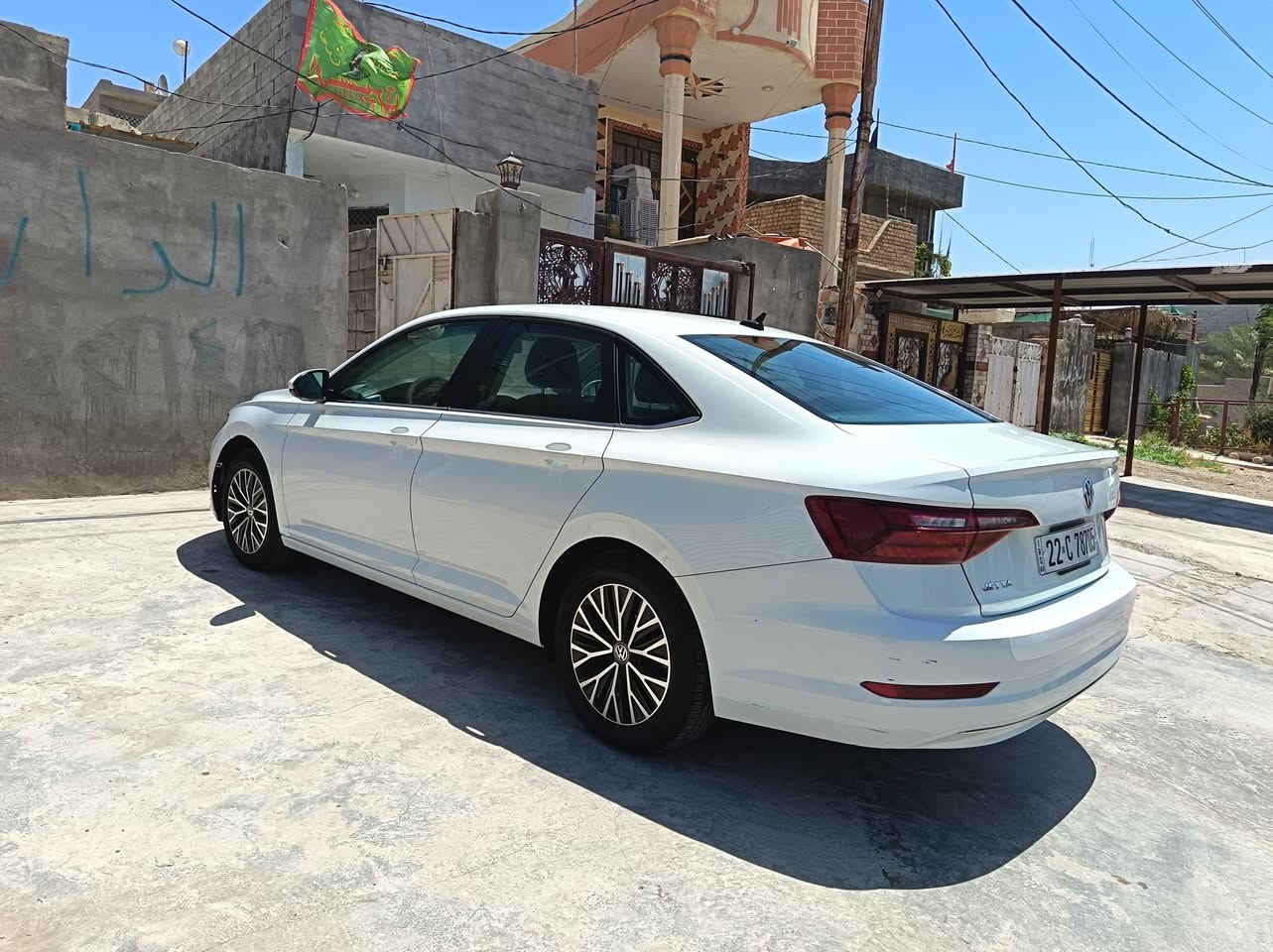 السلام عليكم
جيتا موديل 2021 وارد أمريكي بدون ضرر فقط الدعاميه الخلفيه وهاي البلاديه كفاله عامه من كلشي ماشيه (67) مايل
كير مكينه وتبريد كفاله مواصفات الجيتا معروفه يفرقها عن الفول كشنات جلد  كهرباء وفتحه  مكينه 1.4تيربو 
مكان السيارة ديالى بلدروز وبغداد هم موجوده 
سعرها 150 وبيها مجال 
*********** /عمار 
واتساب واتصال موجود
