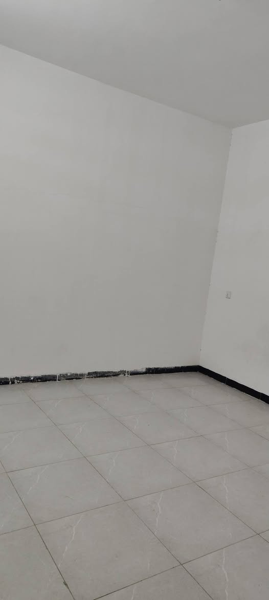 للأيجار بيت في حي القدس طابقين مساحه 100 متر 3 غرف نوم ايجار 400 مطلوب عائله ازغيره  .. للتواصل واتساب 
***********
