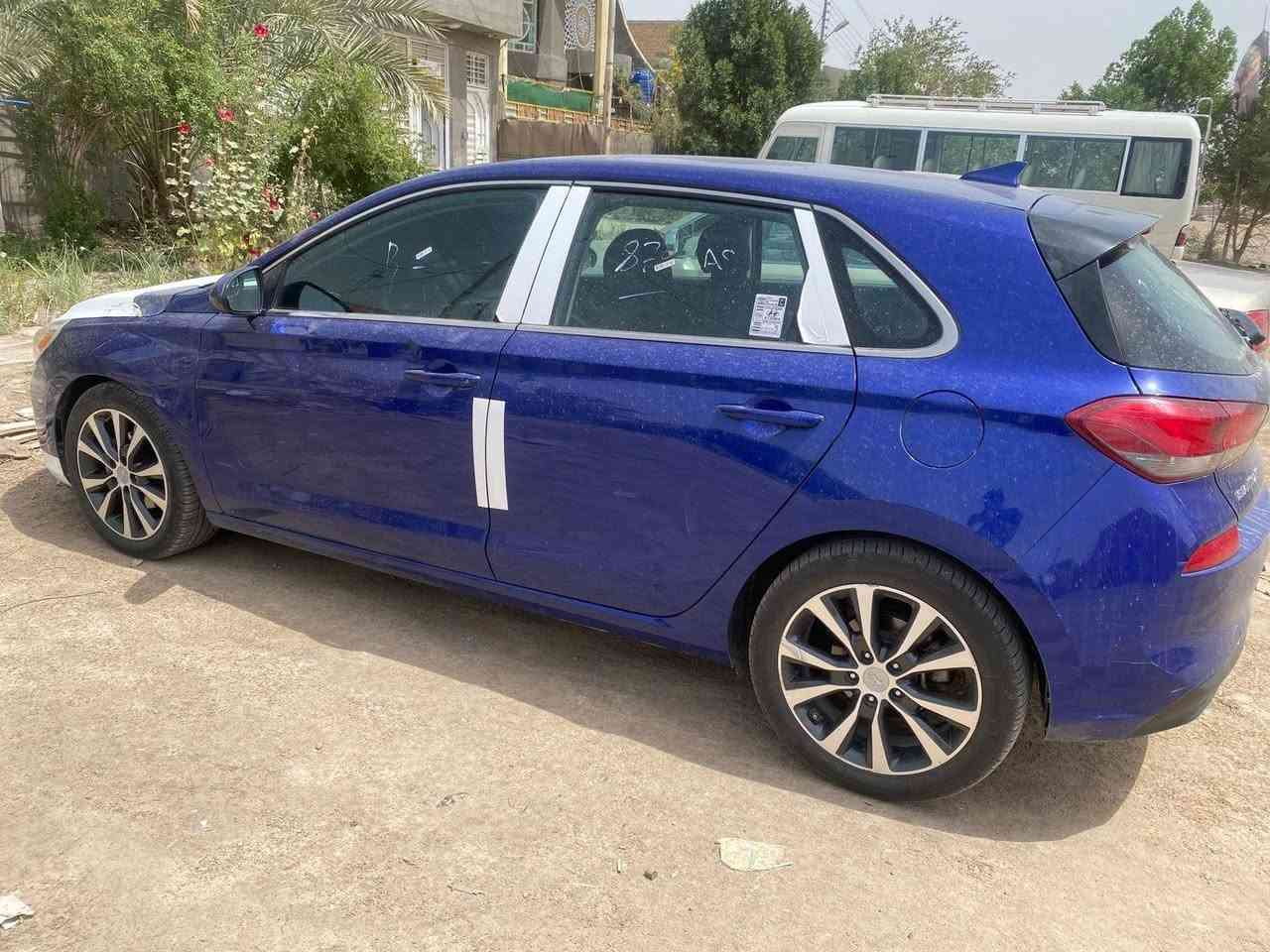 السلام عليكم النترا هاش باك موديل 2019 وارد امركي الضرر موجود في الصوره باب وجاملغ تبديل فقط باب الصدر مصبوغ بس اريد مراوس سوناتا تكسي دبي غير متواجد علئ الفيس ***********
