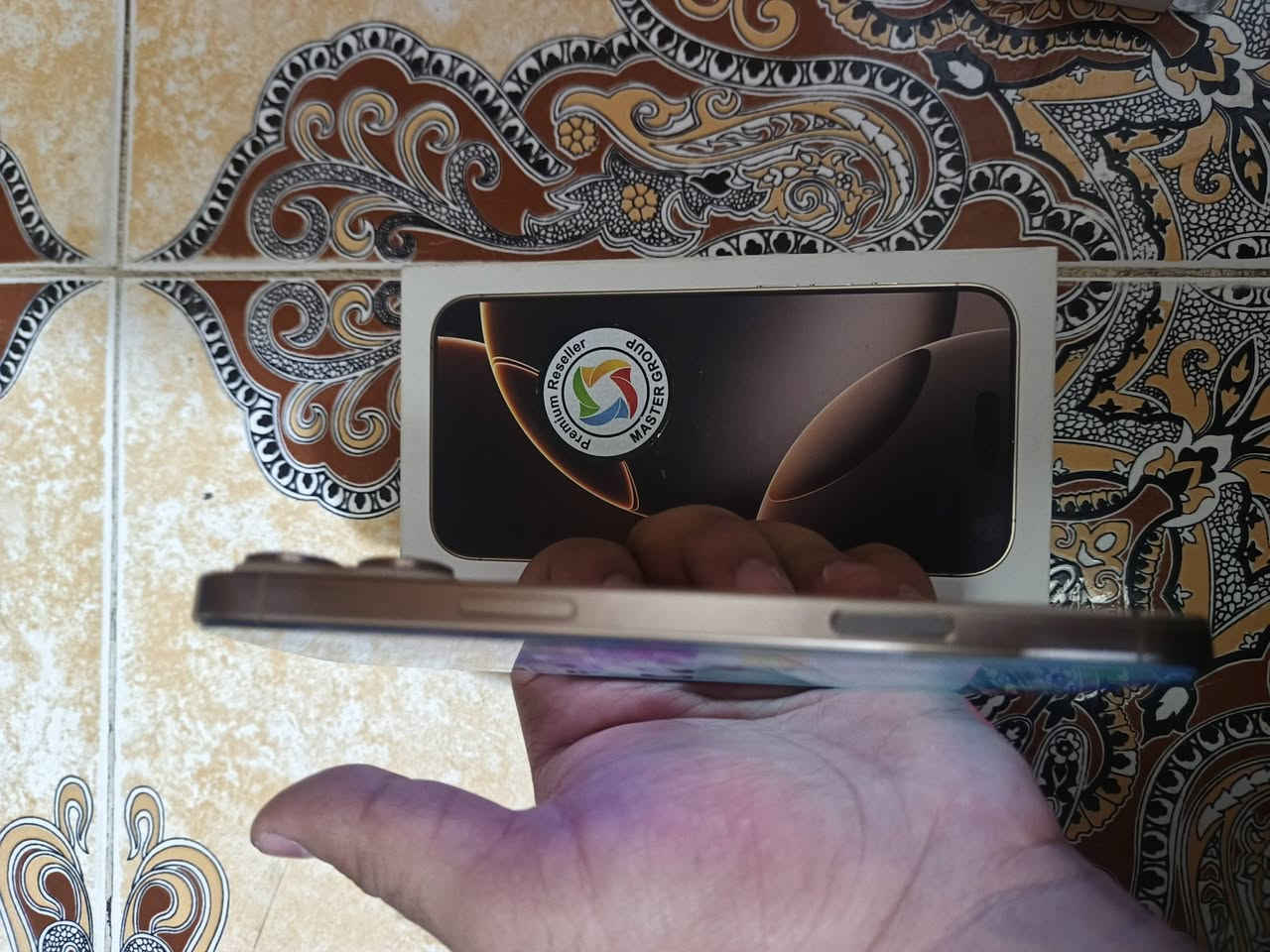 السلام عليكم ايفون 16 ماستر 256 بطاريه 90 جهاز ما مفتوح نضيف فول السعر مليون و225 المكان بغداد الشعب ***********

