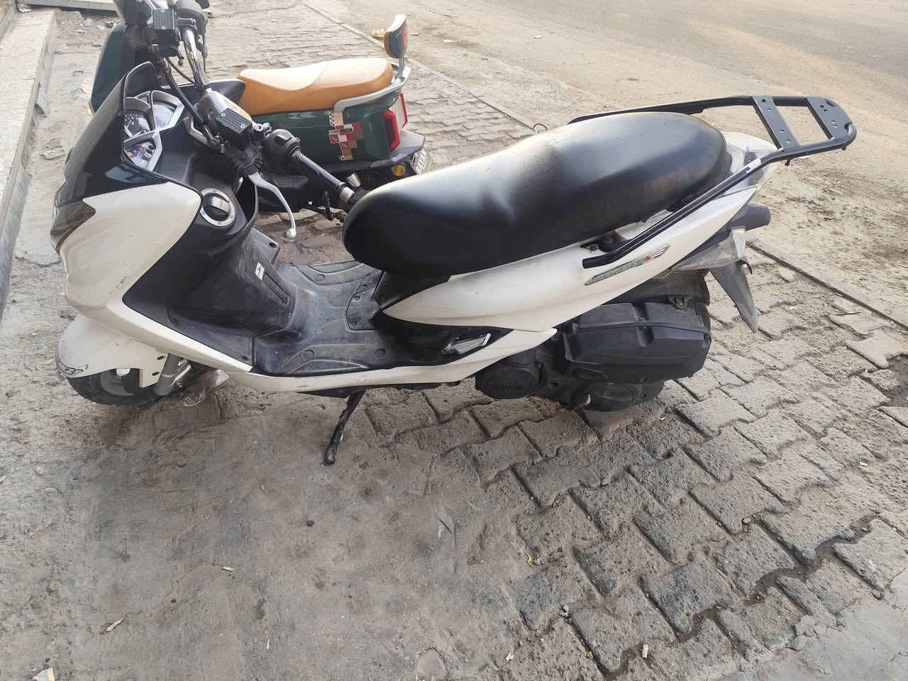 ماجسته s
اي نقص مابيه بيه شخطاطت قليله بلكفر
السعر 1600
***********
