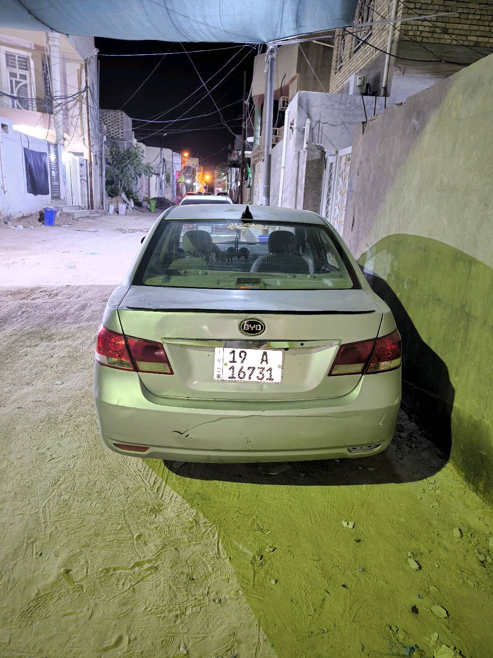 السلام عليكم byd 2013g3 
السياره حلوه وترايك وين ما يعجبك كير عادي مكينه 1600 كورلا نحله كير ومحرك مكفولات تبريد شغال السياره مصبوغه حزام ابيعك عام فول مواصفات اشاير بل مري فتحه السياره بيها ضربه بل جاملغ خلف السايق رقمي اتصل وتدلل ***********