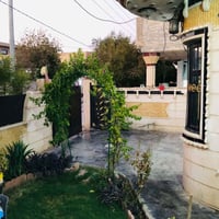 بختياري شارع العصائب • ٢٠٠م • كراج وحديقة