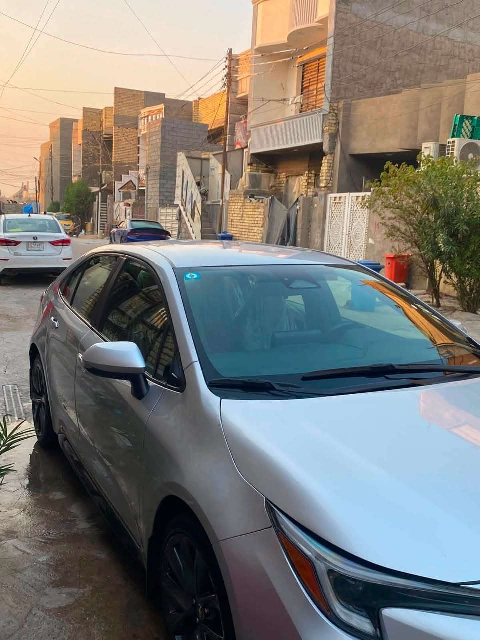 سلام عليكم كورلا ياباني وارد امريكي موديل 2023 
حادثها بنيد فقط مثل مموضح بصورة 
ملاحظة اني مكلف بنشر رقم صاحب سيارة هذا اي استفسار اتصل عليه 
رقم الهاتف /***********
السعر 155 وبيها مجال

