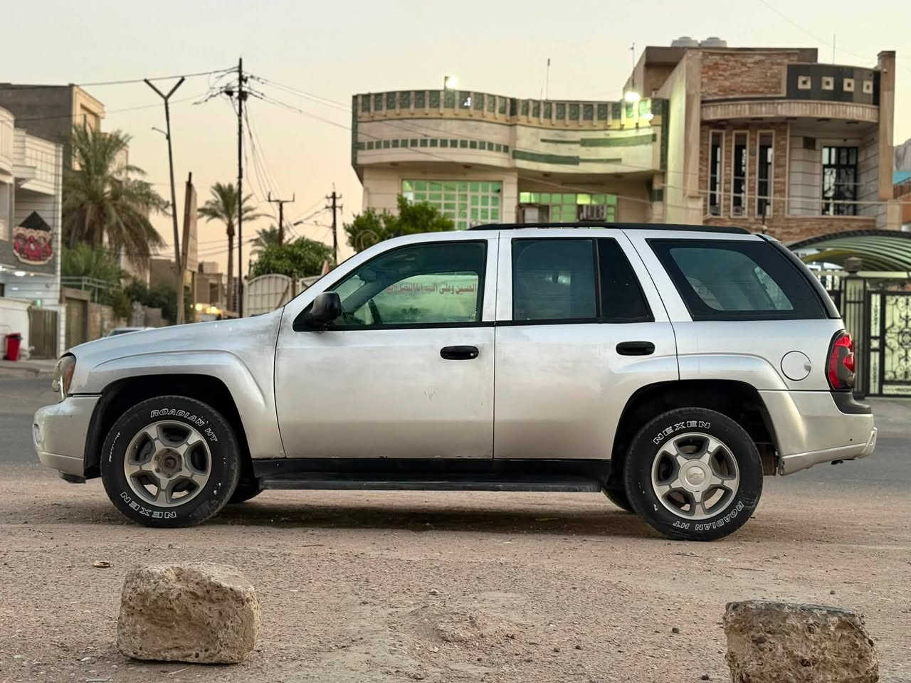 سلام عليكم بلايزر 2008 للبيع 

-كير ومكينة مكفولات 
-تخم تاير جديد 
-سستم سماعات جديد 
مكينة 4200قبق ابيض المرغوب 
-ادامة كاملة على منظومة البانزين 
-كهربائيات كلهة شغاله 
ترقيم جديد تحويل ثاني يوم 
 
السعر 72وبيهة مجال للشراي 
***********

مكان سيارة :بغداد البلديات 
🥇يوسف الساعدي🥇

ملاحضة :تتوفر لدينا جميع انواع سيارات مزاد وزاره داخليه شرط ترقيم
