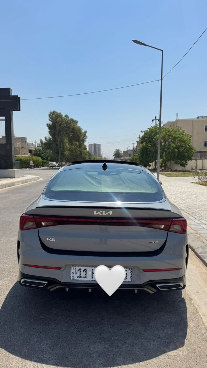 السلام عليكم كي فايف موديل2024رقم  بغداد مميز بسمي 
مواصفات جي تي لاين فوول للاخير داخل احمر بانوراما 
اللون اسمنتي مميز
وارد امريكي سيارة فقط مبدل بنيد بلادي نفس لون محرك كير مكفولات ماشية 38الف
مواصفات 
بصمه+بانوراما كراسي تدفئة كشن كهرباء
شحن هاتف لاسلكي 
قياده ذاتيه ؏ الخطوط السريعه
هاند بريك بصمه
تشغيل عن بعد 
مثبت سرعه 
نضام ABS
مانع انزلاق حساس أطارات 
بك لايت ليد
شاشة حجم كبير
كامره دواره
شاشه اعطال
ويل كورم لونين
رادار جانبيه
مراقبة النقطة العمياء
رادار الخطوط البيضاء 
اشاير بالمري 
كشنات جلد احمر بلادي
مقعد للسائق قابل للتعديل كهربائياً
لايتات ‏3 عدسات 
بلوتوث + aux + usb
فول تحكم ستيرن
كير أوتو + عادي
ئوتو بريك 
‏ ‏الخريطة
ستيرن حرف. Led D +  زينون
توقف ذاتي عند الرجوع
صندوك بصمه
‏AUTO HOLD
تصميم خارجي رياضي
نظام الملاحة
مصابيح خلفية LED
مصابيح ضباب LED
لاسلكي Android Auto 
مكان سيارة بغداد الكرخ السعر 185$بيه مجال 
للاستفسار ***********
