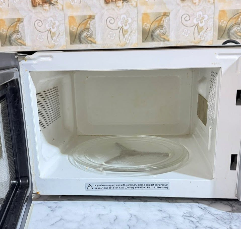 مايكرويف من ماركة Logik
بدون اي ضرر و نظيف جداً ، 
تسخينه فوق الممتاز 
وبي اكثر من خيار للتسخين والتذويب 
قياساته :
عرض 50 سم
ارتفاع 25 سم
طول 33 سم
السعر 60 الف
للاستفسار واتساب ***********
العنوان ؛ الناصرية حي اور
