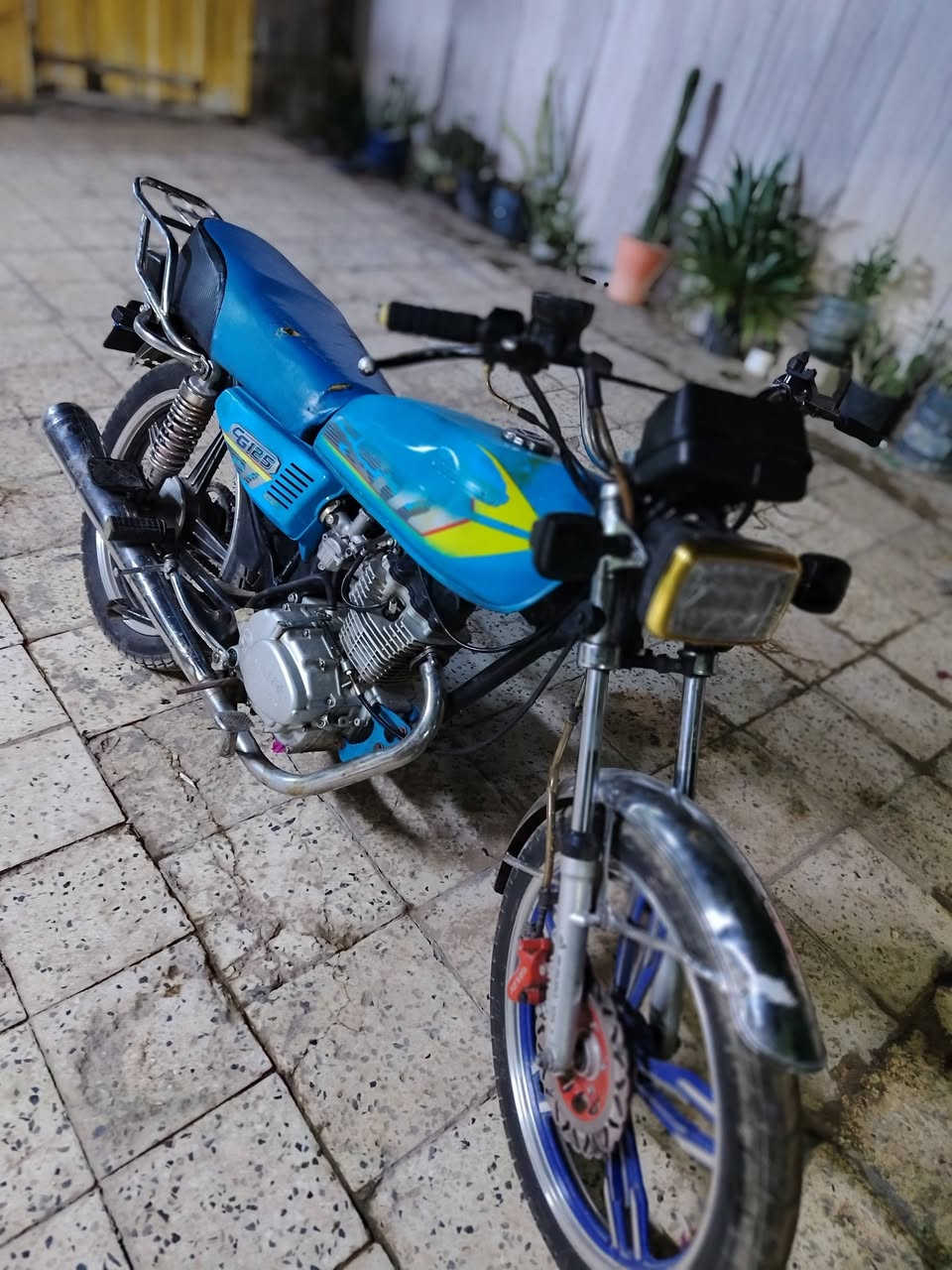 سلام عليكم 🖐🏻
✅للبيع سونك___ اربعة كير.   __ 2024

🏍️دراجة بيه هندر سبنرك داخلي مكسور
. صلنصة كاتم 🏅
.  . ويل نجمة 🏅
. بيه  وراق ثنين منفيز بيهه  🏅
.  
السعر{475} وبيهة مجال حك الجيه❤️

مكاني _واسط _صويره 📍
ابو٣٠٠و٣٥٠لا تعلق ولا تدخلي  خاص
مو شراي  لا تطبلي ولا دوخني ❌

راسل او اتصل على الرقم ✅
المذكور***********
