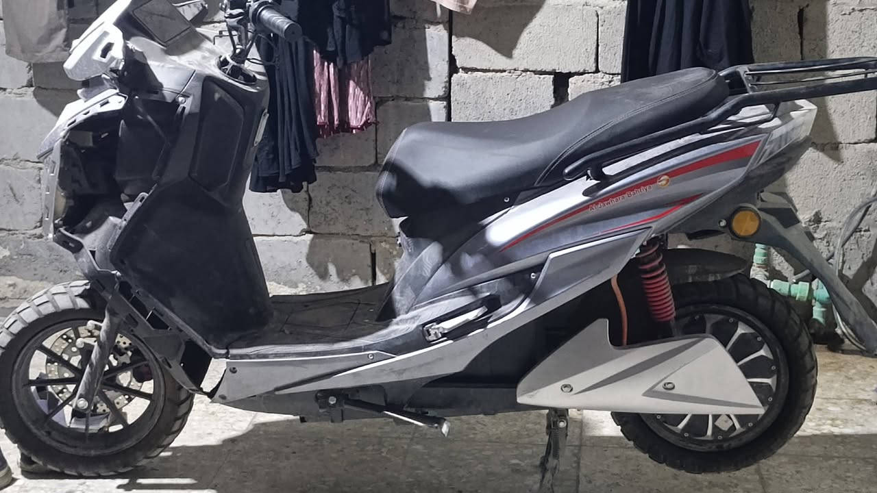 🏍️ للبيع دراجة شحن T-MAX، 6 بطاريات، تحتاج تبديل واجهة أمامية ودشبول وتاير.
💰 السعر: 800 ألف قابل للتفاوض 📞 ***********
