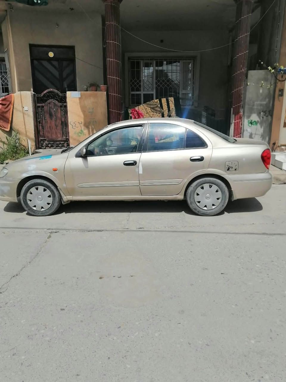 نیسان سەنی ٢٠٠٧ کۆری 
گێر ئۆتۆماتیک 
تەبریت لەسەر سویچ ، بەقوەت و سارد
چوار تایەی نوێ
گێڕ و مەکینەی بەشەرت
ڕەنگی ککاوی 
نرخی ٣٢ وەرەقە و معامەلە 
بۆ زانیاری زیاتر پەیوەندیمان پێوە بکەن 

***********
