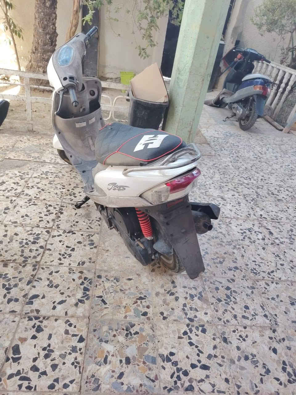 سلام عليكم دراجه ماكس للبيع كفاله مكينته مفتوحه بس خير من الله كهربائيات كله شغاله نكره سلف السعر اتصال رقم***********
