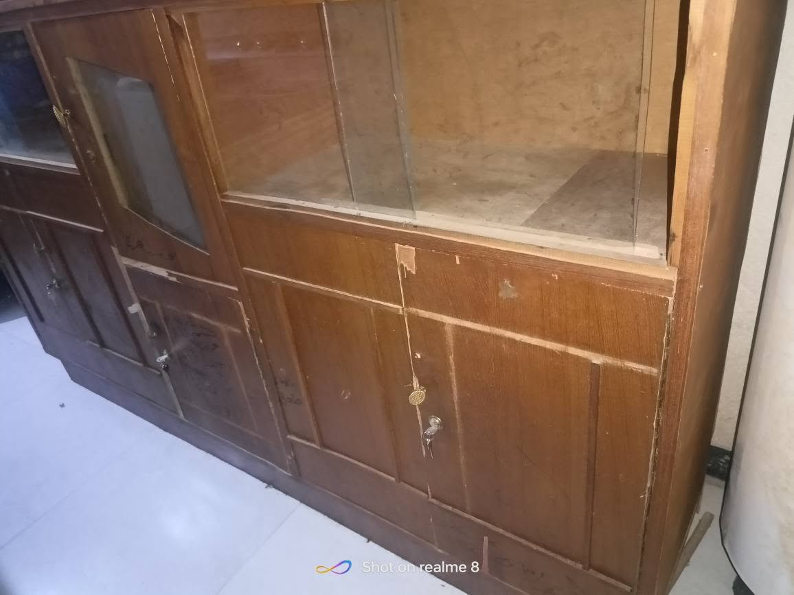 بوفية للبيع السعر 65 العنوان العمارة حي الوحده *********** عمارة, ميسان

نص مكتوب في الصور:
- Shot on realme 8