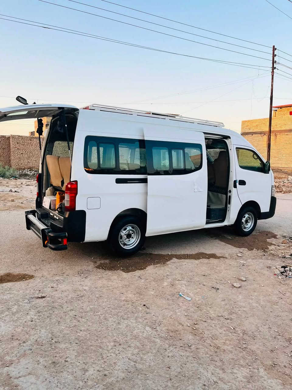 سلام عليكم نيسان يورفان للبيع موديل ٢٠١٦رقم بغداد منضومه غاز تبريد محور تجفيت جديد كله ستندر بيهه صبغ باب سلايت وشويه وره باب سلايت رقم***********سعر١٩٥وبيهه مجال
