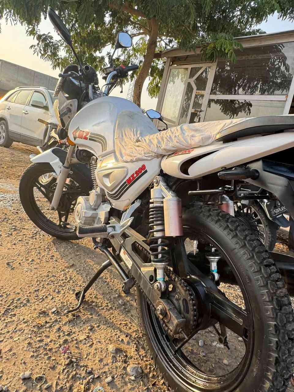 سلام عليكم دراجه MZللبيع 
موديل2017
محرك 200 مامفتوح 
مكاني بلد يثرب
السعر 750
الرقم ***********
