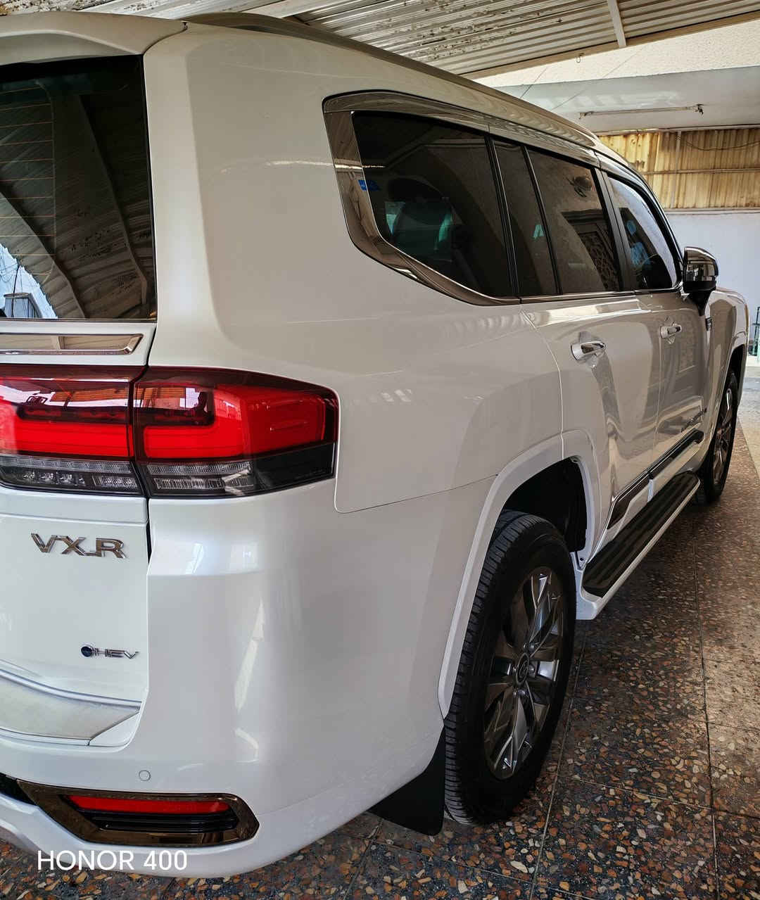 لاندكروز VXR • هايبرد • ٢٢٤٠ كم