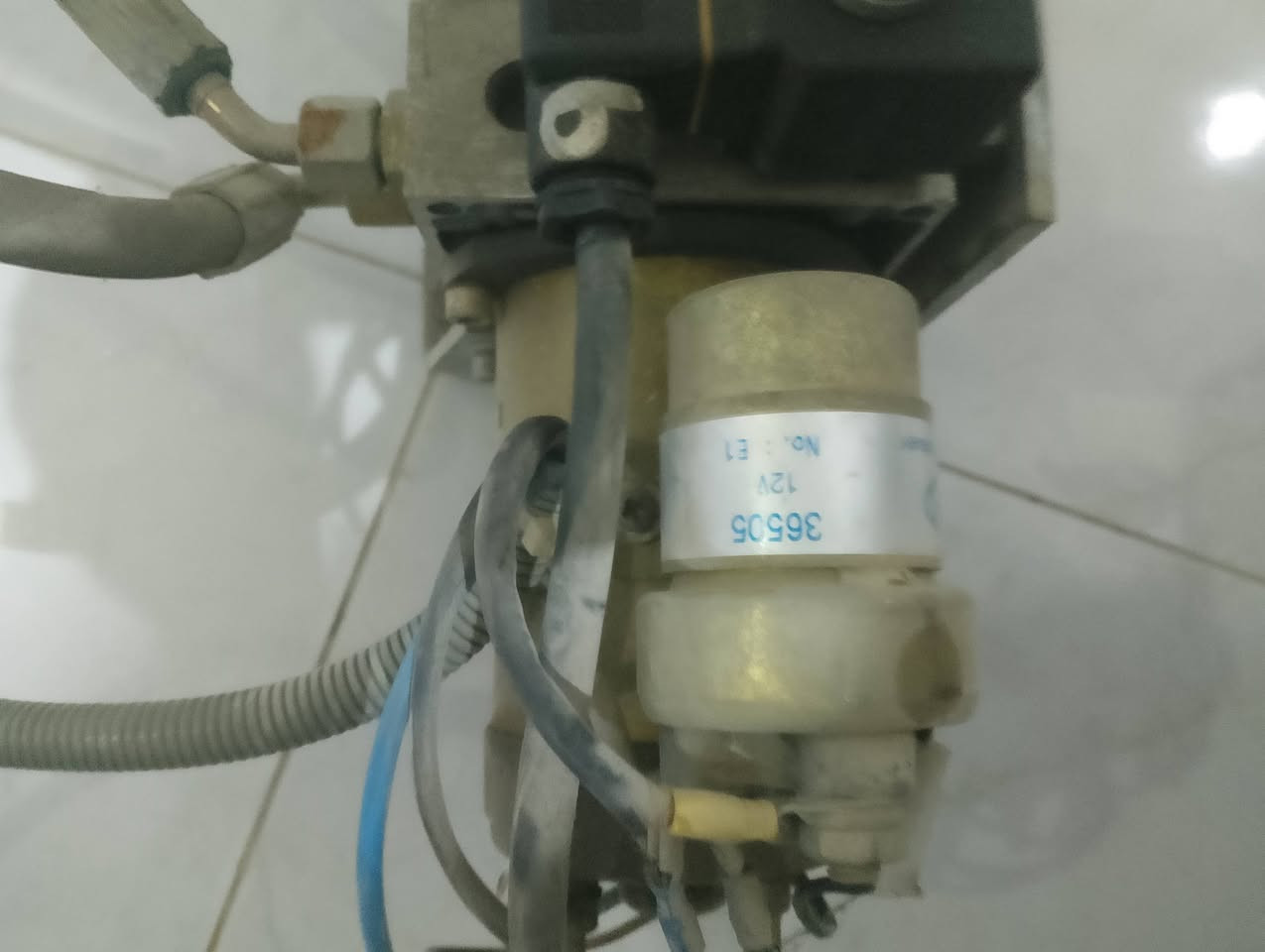 سلام عليكم ماطور دهن البيع12V ***********
