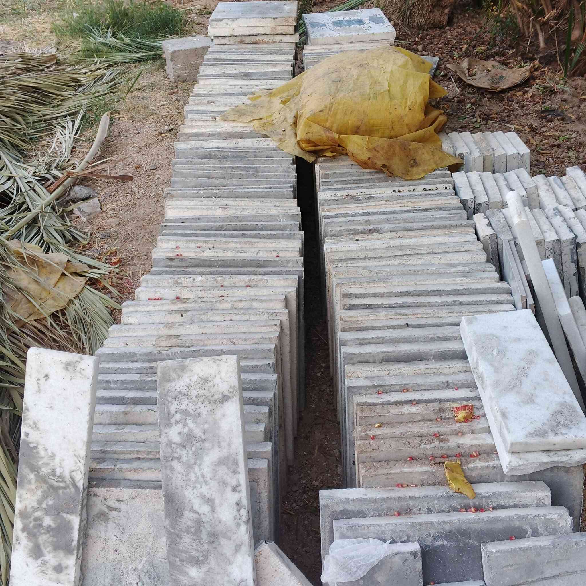 سلام عليكم متوفر 24 متر كاشي خام 3سانتيم ونص كاشي درجه اولى يفيدن غرف او محل الي يحتاج كاشي يتصل علا هاذا الرقم ‏‪***********‬‏
