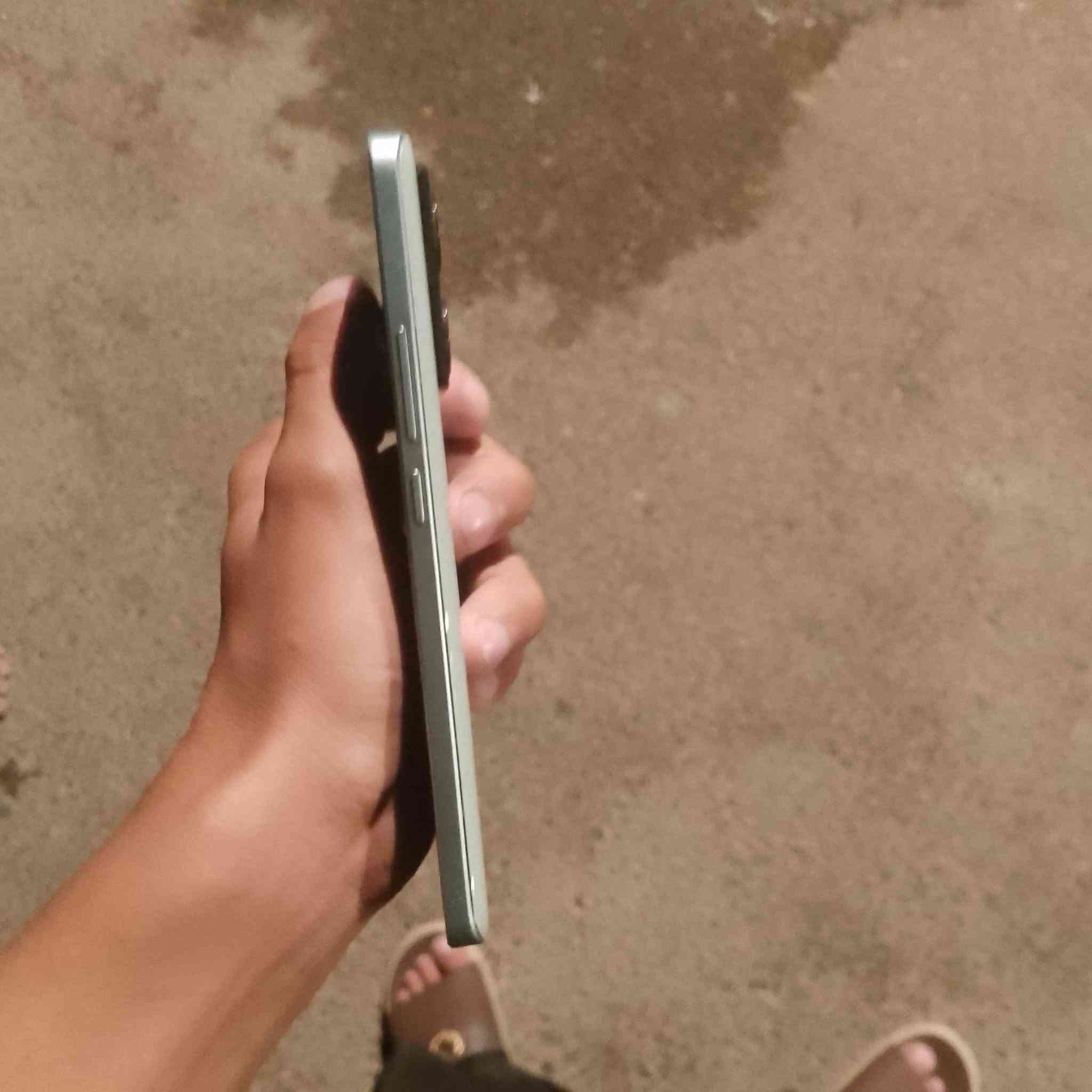 جهاز شاومي 13Tللبيع الجهاز حيل نضيف مكفول من كلشي عطل و تبديل الجهاز معروف كامرته تخبل و يشغل 120 فريم بوبجي ذاكرته 256 عشوائيه 24 جهاز نضافته 95 لونه المميز جلد التمساح جهاز كلش حلو و سلس تجي تاخذه و تفحص وين ماجان مكاني بصره دور الشرطه سعره 400 بيه مجال للتواصل ***********

