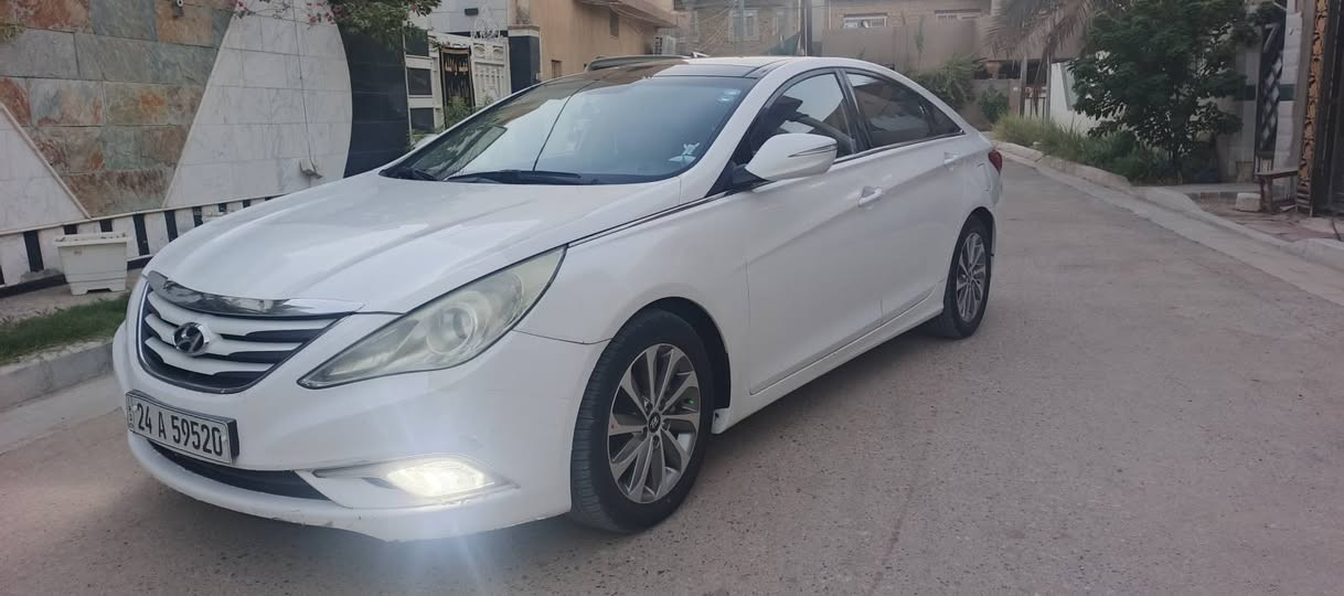 السلام عليكم
سوناتا ١٣ شكل ١٤ خليجي كفالة من الصبغ حتى الدعاميات بيها بارد شي قليل
رقم دهوك باسمي سنويه وهزة جديدة 
١٣٠ مجال قليل مكاني بالحله 
***********
