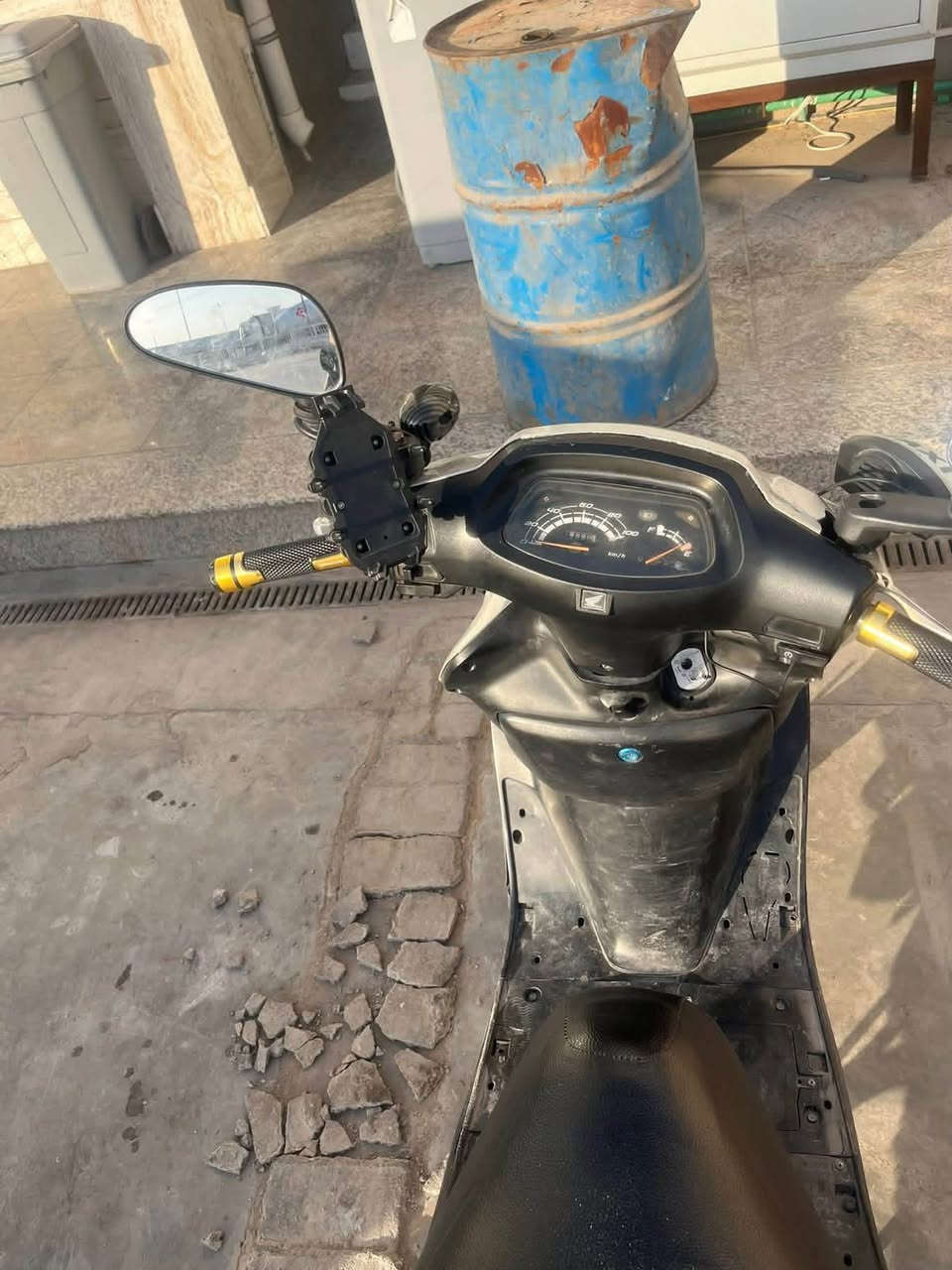 السلام عليكم 
سبيسي ياباني نظيفه كلش مكينه مامفتوحه كلشي بيه بلادي فقط قفل الجنطه السيم مكطوع 
مكينه ناعمه خير من الله (مامفتوحه ) وزني 125 وتمشي بيه 80 
سعره 700 وبيه ومجال 
مكاني الكوت-الخاجيه
للاتصال ***********
