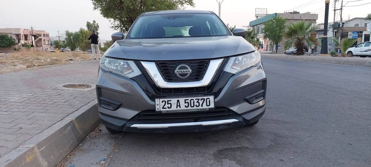 (كلين كلين كلين)
نيسان روج 2018   S-sport AWD 
محرك 4 سلندر 2500 
محرك وكير وكهربائيات بشرط
(فاحصها بالشركة الهندسية قبل شهر والفحص موجود كلشي سليم 100% )
وارد امريكي منشأ ياباني 100% 
 
رقم كركوك مشروع وطني ( يتحول بأي محافظة )
بأسمي شرط التحويل والسنوية تنتهي سنة 2030
ماشية 95 ميل
الموصفات :
✅️ فور ويل (دفع كلي AWD)

✅️ تحكم ستيرن

✅️ مثبت سرعة 

✅️ رادار امامي خلفي جانبي

✅️ توقف ذاتي 

✅️ كاميرا دوارة

✅️ تبريد قطتين والتبريد ثلج حرفيا ❄️

✅️ شاشة وسطية كبيرة تدعم android auto+ Apple Car Play 

✅️ بصمة تشغيل وبصمة ابواب 

✅️ تشغيل عن بعد 

✅ ويل كب 18 SL بلادي 

الضرر : بدون قطرة صبغ
 فقط بارد باب خلف السائق (موضح بالصور)
5N1AT2MV5JC758523
السعر 148$ مع مجال بسيط 
عنوانها كركوك حي عدن
للتواصيل خاص او *********** كركوك, العراق
