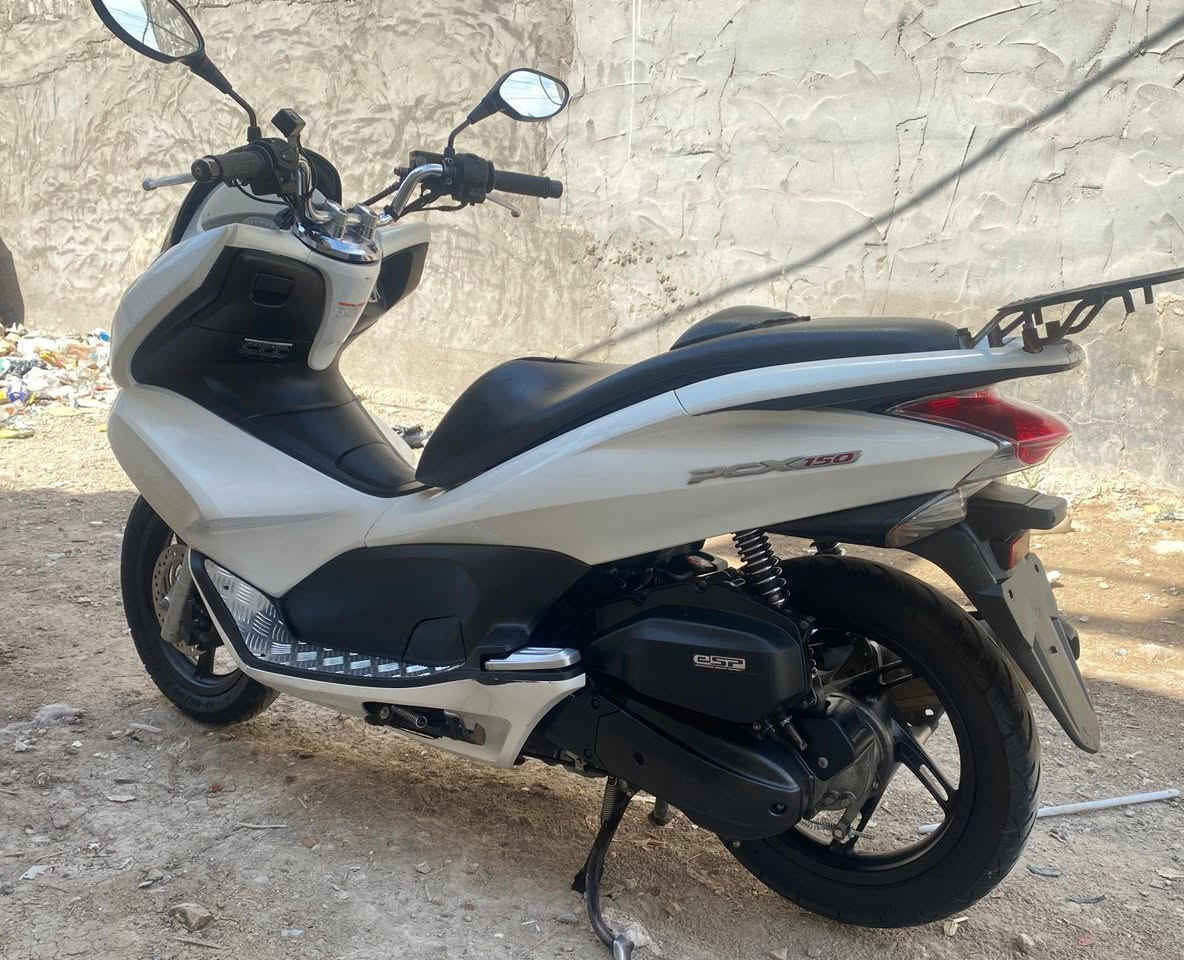 بي سي اكس 
للبيع جيل اول 
موديل 16
محرك 150 
ماشية 29 
حساس زدحام حرف A
وستان كهربائي وبيه تدفئة بل يدات
دراجة رمبة بيه بعض الخدوش ومكحلهن
السعر 12ونص 
عنوان بغداد البياع
 رقم الهاتف *********** بغداد, العراق
