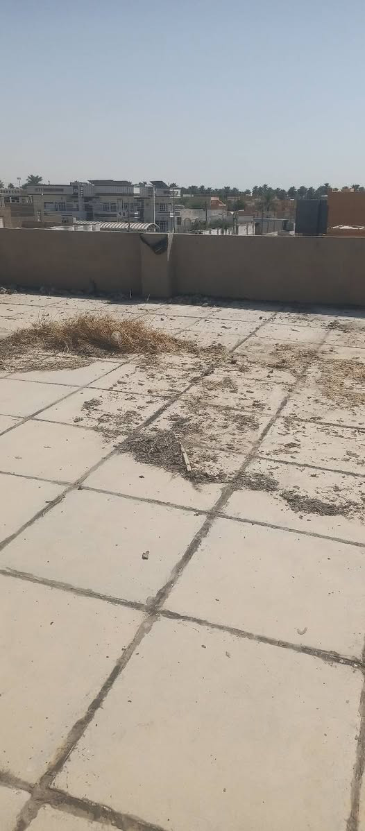 تم اعاده ماستك لقديم بيت الاستاذ بشار في  منطقة الصوفيه   تم تنضيف وغسل. السطح  بصوره جيدة مستمرين بل اعاده ماستك وتطبيك شتايكر اي مشكله عندك بل سطح تفضل خاص او تصل عل رقم *********** يوجد واتساب

نص مكتوب في الصور:
- بعد العمل
- قبل لعمل