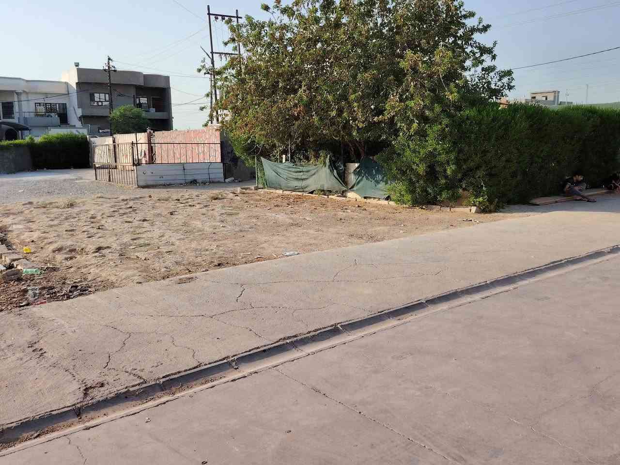 بيت للبيع كركوك حي نداء
يم جامع حمد المفرجي
200متر كدامه حديقه مالت بيت 
طابو صرف اسم شخص واحد
بيت طابقين معزول واحد عل ثاني
فوك صحيات +ستقبال +مطبخ +هول +غرف  نوم ٢ 
جوه نفس شي    بيت بناء ٢٠٢٠ 
كدام بيت +حديقه ويه البيت
الاستفسار ***********
