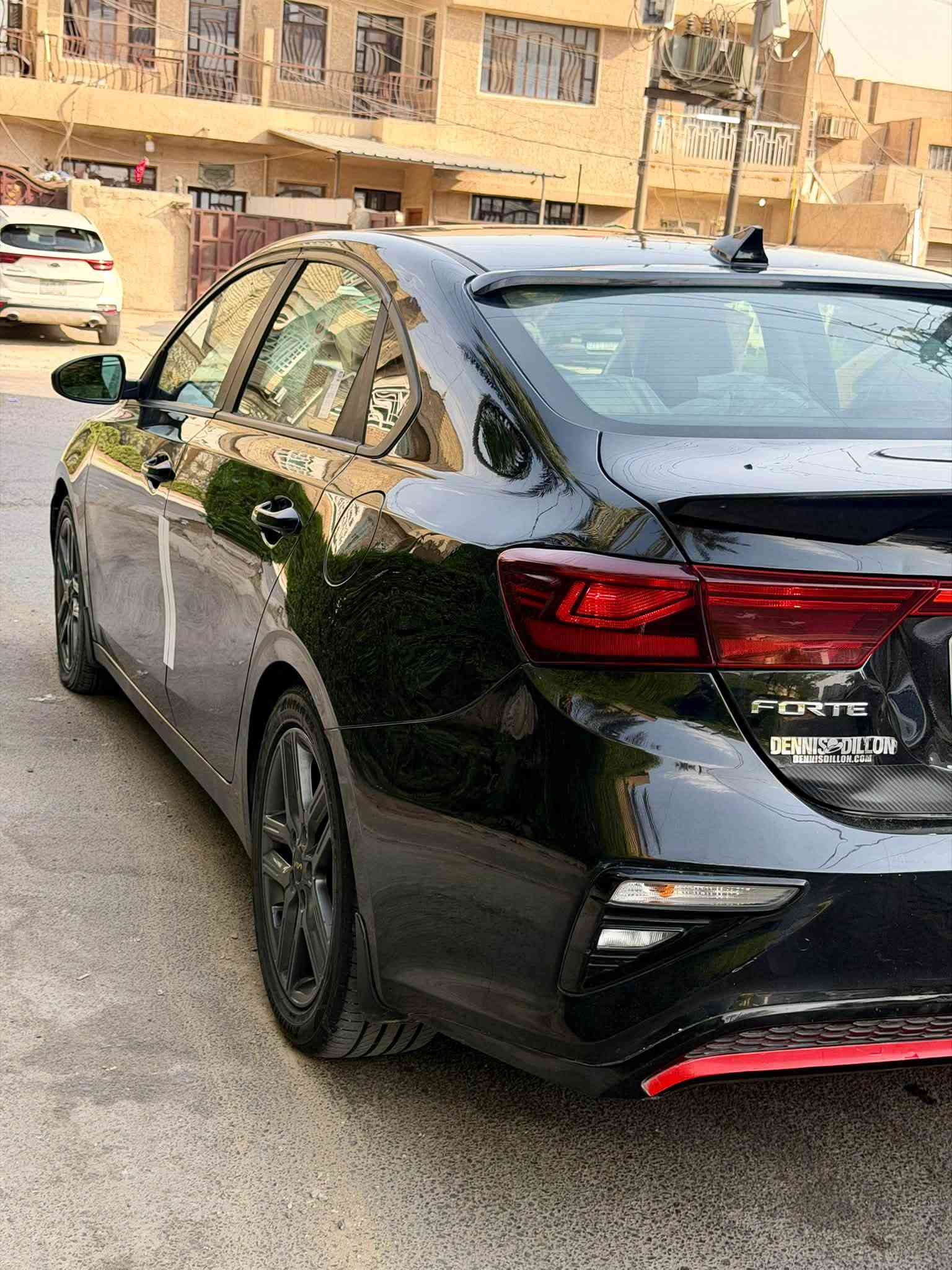 السلام عليكم
كيا فورتي 2019 وارد امريكي 
حادثها طخه بالبنيد وجاملغ 
بدون دواخل بدون ايرباك 
مكينه 2000 دوش شاشه كامره رادارات 
السياره جديده جداً 
مكينه كير At مكفولات 
تبريد حداديه تخم تاير كله جاهزه السياره 
السعر ١٠٦ بيها مجال بسيط 
المكان بغداد 
رقم الهاتف ‭‭*********** 
(( غير متواجد فيس))
