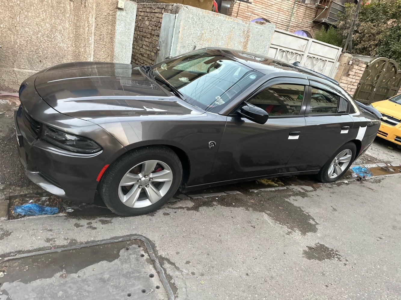 جارجر للبيع موديل ٢٠١٩. ماشية ٩٥ميل حقيقي مواصفات 
اس اكستي
فتحة سقف
كشنات مخملي بلادي 
كراسي كهرباء
تبريد ثلج قطعتين 
ابواب بصمة +الجنطة بصمة 
تشغيل عن بعد 
اللون نفطي 
تحكم استيرن +مثبت سرعة 
شاشة وسط  كاري بلي  
لايت زنون  محرك ٦سلندر  ٣٦٠٠
صدر امامي جديد 
صدر خلفي بلادي جديد  تخم تايرات جدد  
دسكات جدد.  +فيت بم جديد  
سيارة خاصة مال بيت ممشتغلة خط 
حادثهة من امريكا جاملغ امامي ايسر جزء بارد
باب سايق مبدل بالخارج باب خلف السايق صبغ.  جاملغ خلفيّ ايسر حگ شبر كلير  
سيارة سليمة بدون دواخل شواصي ولغود سليمة  بچم كبس  والايرباكات بلادية 
السعر ١٩٠وبيهة. مجال للطيبين بدون زحمة لحد يكسر بحلال الناس مكاني بغداد والسيارة رقمهة شمالي اربيل و باسمي والتحويل مباشر للاستفسار ***********