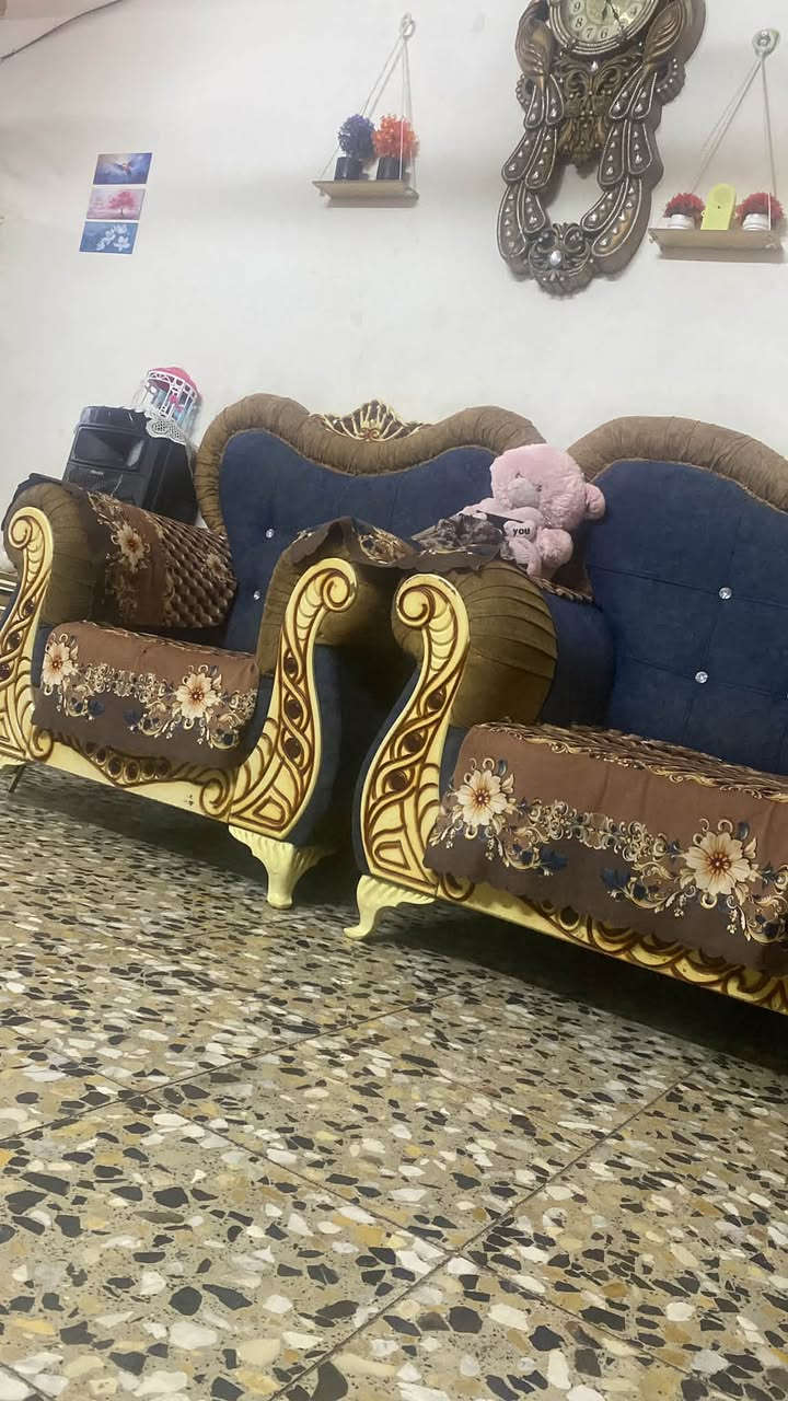 البيع وعندي غراض مال بيت بعد هم
***********‬
