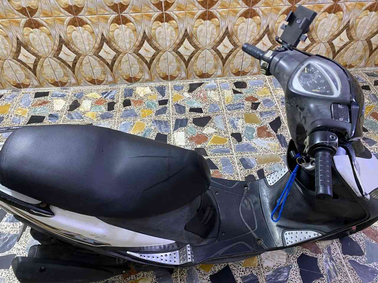 السلام عليكم
ماكس عدله مكينه مكفوله كفراتها اصليه 
دراجه نضيفه السعر ب ب900 وبيها مجال 
***********
