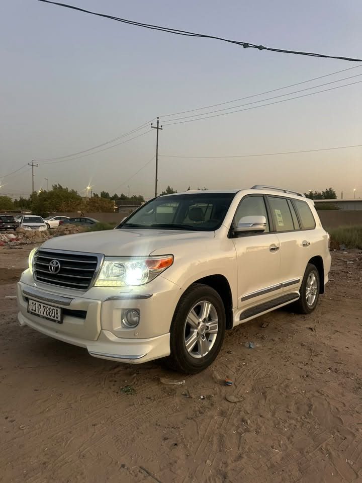 لاندكروز بريم2015مكفوله كفاله عامه
سياره نضيفه كلش وجديده رقم بغداد 
ماشيه 180 فقط 
سعر 390$
واتساب ***********
