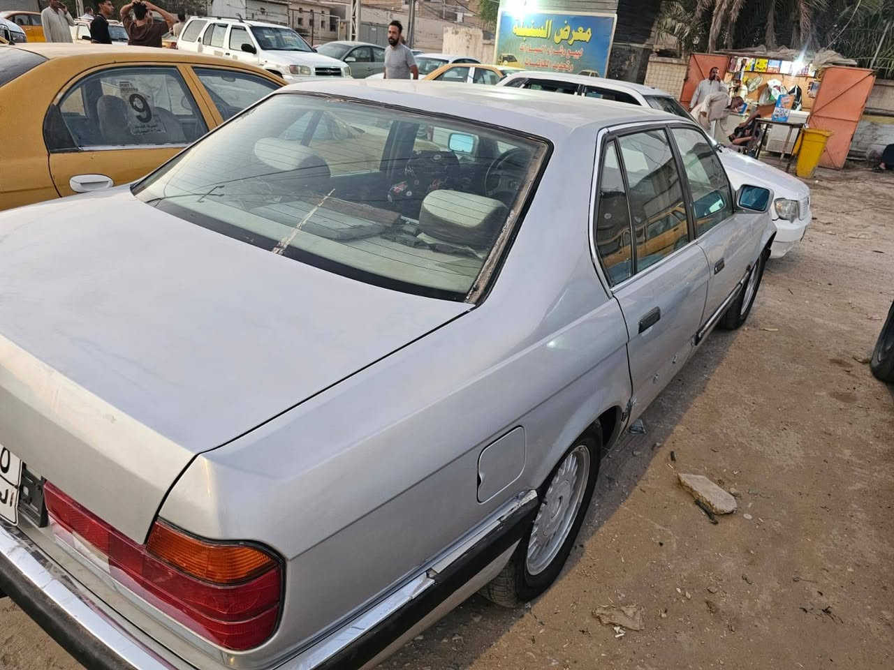 السلام عليكم
BMW 730 
موديل 94
كير ومحرك كلش نضيفات 
حدادية وسط 
تبريد جاهز بقة فقط تشحن غاز غيرة اني مسؤول 
تخم تاير بعدة جديد 
السيارة مكفولة من الضربة 
صفاحها موس 
كهربائياتها كلها شغالة واير جطل مابيها فقط كيج البانزين ميشتغل 
رقم اربيل شرط التحويل 
السيارة ستوني صابغها 
يرادلها كشنات تدوشم او تتبدل مخمل وباقي الغرفة حلو 
السيارة فول دبل ايرباك دبل جكمجة 
سلايت روف شغال طكتين 

السيارة جانت مشمورة وارقامها خايسات موجودات شلتهن ضميتهن وسويتلها ارقام دك ومسؤول عنهن بكل التفاصيل 

نواقصها تأخير بالتشغيل تفيلس للمكينة شوية بيها خشونة ومو قوية كشنات يرادلهن دوشمة وحدادية يرادلها ترتيب بسيط 

تفاصيل السيارة كلها مذكورة اقراهن تفيدك اني خادم متفيدك عيوني الك 

بيع او مراوس السعر 35 وبيها مجال 

***********
***********

