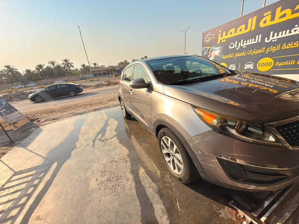 رتج للبيع رقمها بغداد مميز
*********** 
كيا سبورتج موديل ٢٠١٥
وارد أمريكي
جميع الايرباكات سليمة
السيارة ضررها ربع جاملغ فقط
بدون صبغ السيارة 
السيارة نظيفة جدا 
كل السيارة ليبل واحد 
مكفولة  من كل النواحي ما عدا المذكور
ماشية ١٣٠ ميل
مواصفات عادية  
محرك ٢٤٠٠ 
السيارة بيها بارد بالباب 
المحرك العام بدلت بي كازكيت 
منظومة التبريد عاطلة 
السيارة كير ومكينة نظيفة جدا  
السيارة على أيد وحدة من ٢٠١٥ 
رقم السيارة مميز  بغداد 
هزة جديدة وسنوية ٢٠٣٠ 
مكان السيارة الاعظمية 
السعر ١٢٠ ورقة 
رقم الهاتف ***********
