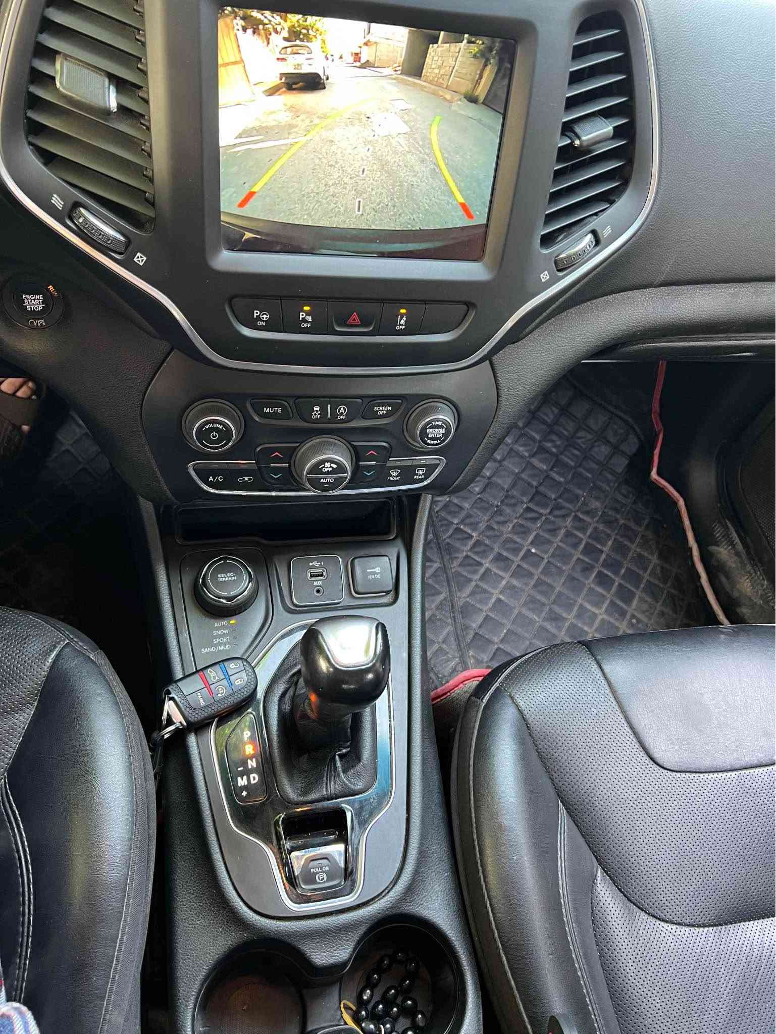 Jeep Cherokee 2023 black Top awd
سعر🔥🔥 128$ مجال
٠۷٥۱۱۷۷٠۸۷٠
بصمە شغال رادار دبل اکسل سندوق شفط شاشە گەورە برێک بصمە و ئۆتۆ هۆلد ئۆتۆ ستارت کوشن هیتر کوشن جلدو کوشن کارەبا سوکان هیتەر پێنج مۆدی لێخورین دەبل گێر حساسی ناو دەعامی راداری دواوەو ئاوینەکان و خەتی جادە فول تحکمات ستیرن
دەرگا بصمە وویل کرۆم لایت لیدو زینۆن بلاجکتۆرو تولی سەر سەقف 
مکینە ۲٤ چوار پستۆن 
بونید جملاغ بۆیاغە بێ ناو گرتن شوخت و ساردی نیە
گێرو مکینەو کارەبای تەبرید بەری یزۆز بەشەرت
شوێن قەلادزێ📍
تکایە کریار نیت سەرمان مەهێشێنە لەگەل ڕێزدا رانية, السليمانية

نص مكتوب في الصور:
- ***********
- 3:31 LTE 68 4 of 10