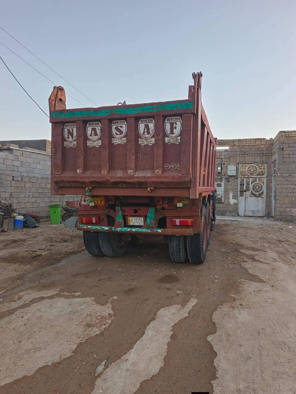 البي مديل 79 بلادي شاصي مكفول بلادي قلاب محرك 28  كير 160 مجموعه نص جيىف تايرات 24 رقم ذي قار بدي خمسه وربع سياره جاهزه ما بيها ولا نقص برقي مكان البصرة الدير   ***********  أو  ***********
