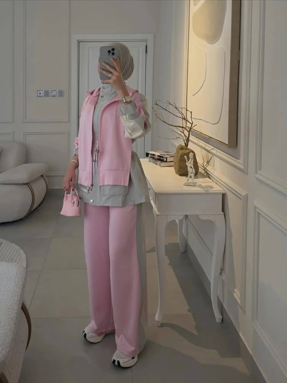 ✨ وصل الترند الجديد ✨

🧥 تراك أنيق وعصري 🇮🇹 خامة دابل إيطالي فخمة وراقية

📏 القياسات: من 38 إلى 48 👗 موديل أنيق ومناسب لإطلالتك اليومية

🔥 سارعوا بالحجز قبل نفاد الكمية!

🛍️ حصريًا لدى سدن للألبسة النسائية

📲 للحجز والاستفسار عبر الواتساب: 📞 *********** 📞 ***********

💗 سدن للألبسة النسائية — أناقتك تبدأ من هنا
