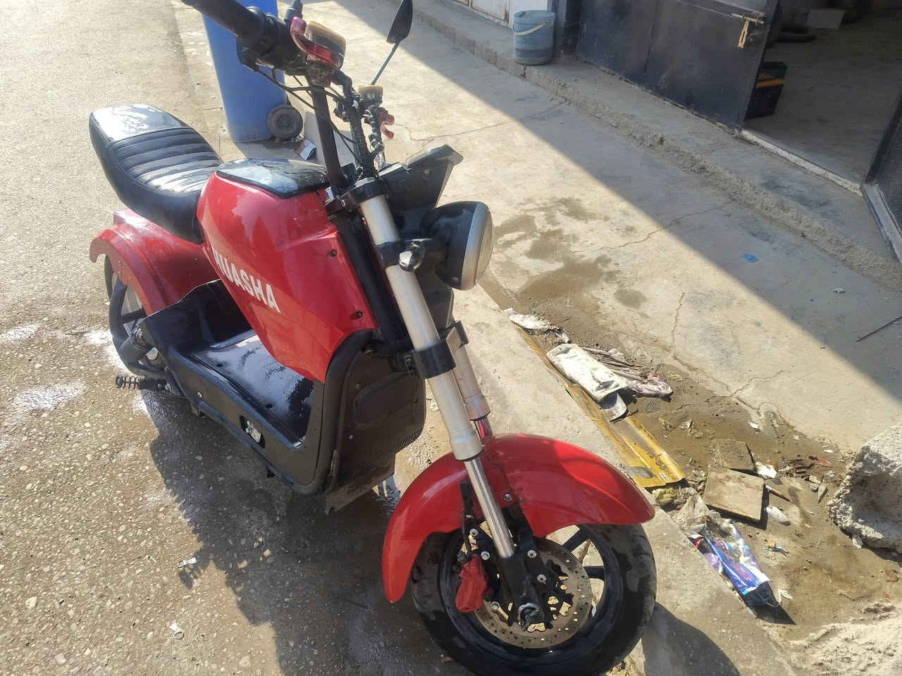 متاح دراجه شحن 6 بطاريات السعر 550 بغداد الجزيرة السياحيه هاتف ***********
