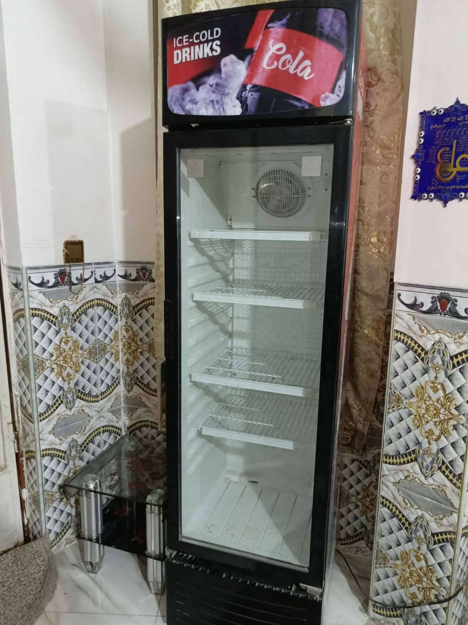 السلام عليكم برادات للبيع جديدات ونظيفات جداً 

السعر ٣٠٠ وبيها مجال بسيط

للتواصل ***********
