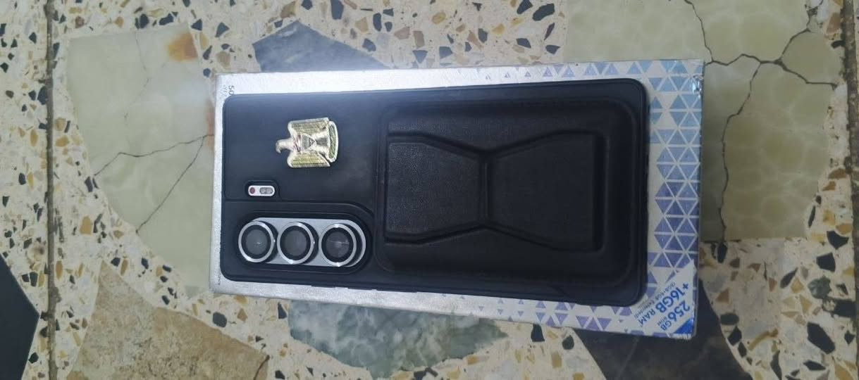 TECNO CAMON 40 Pro 5G
المساحه التخزين  256

۸,۰۰ غ . ب ٥,٠٠ غ . ب

5200mAh

البطارية50M

الكاميرا الأمامية

1080x2436

الشاشة

ملاحضه الهاتف بي شخوط بل شاشه ممثره ابد  
مصالي هواي من شتريته تقريب شهر واحد 
ما ويا أي ملحقات الحهاز فقط 
المگان بغداد المدينه    التواصل  وتساب   777 143 2036
