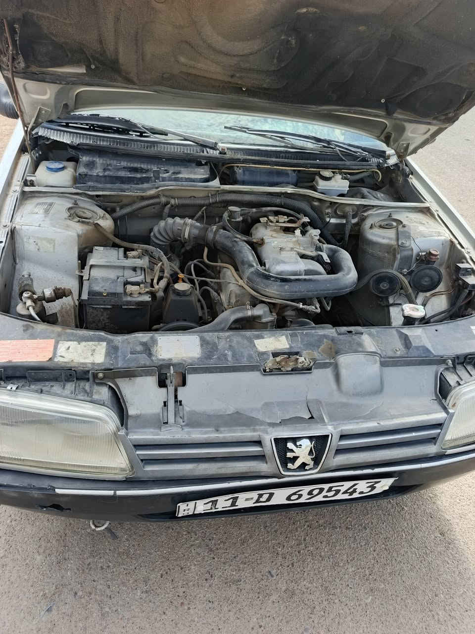 بيجو روى ٢٠٠٩ خيط تخبير بيه بدايته سياره مال جنايباسمي مال بيت سنويه جديده هزه جديده رقم جديد إنكليزي شرط تحويل تبريد ثلج سياره كامله صدر تعبان تايرات نظيفه سياره جاهزه بس صدر ومن دوس بريك يرجف ستيرن فقط
جاملغ مبدل مثل ماموجود في صور
سعر ١٨ قفل 
مكاني المحموديه
***********
