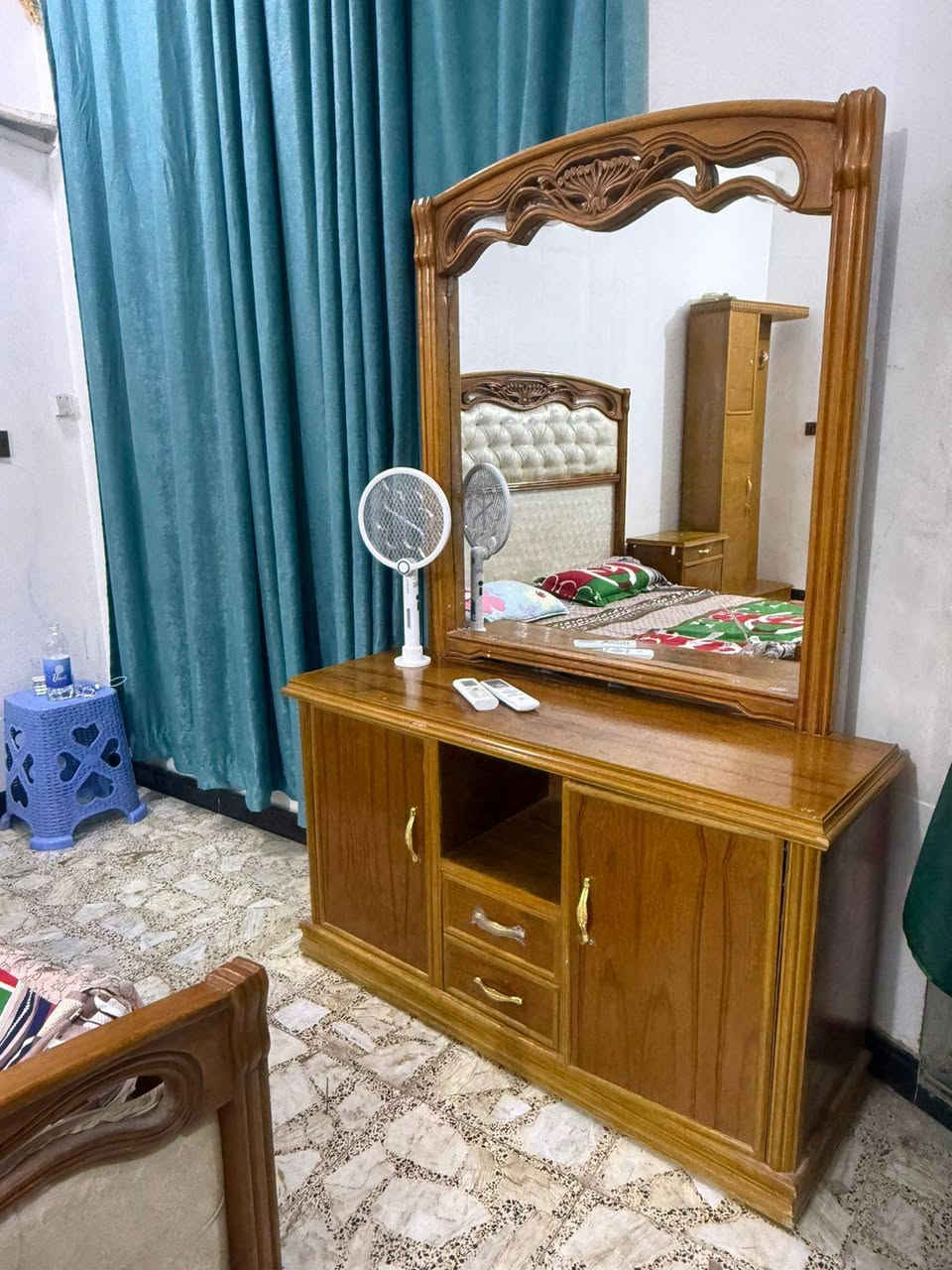 غرفه اخشاب ل البيع مابيها ضرر سعرها ٤٧٥ وبيها مجال بسيط ل الاستفسار
***********
