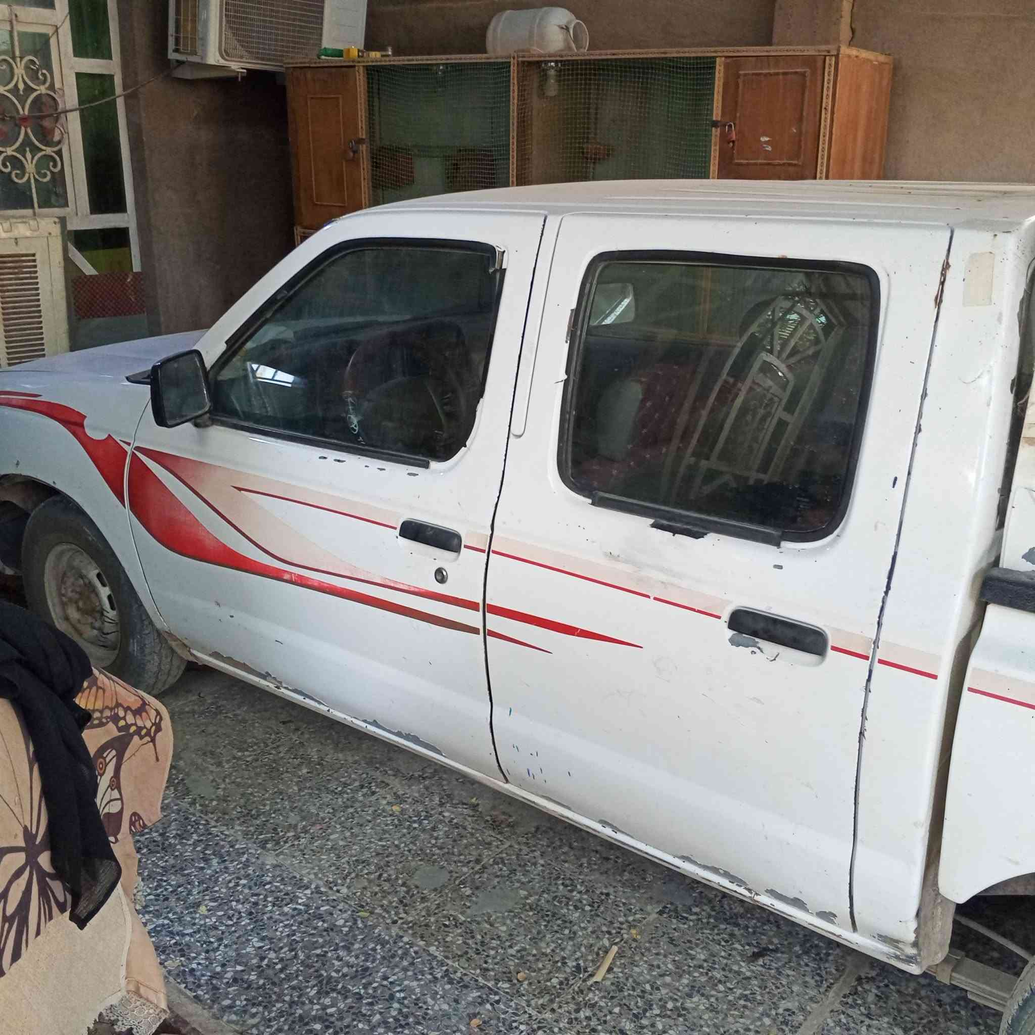 سلام عليكم سياره للبيع موديل 200رقم بغداد رقمي ***********
