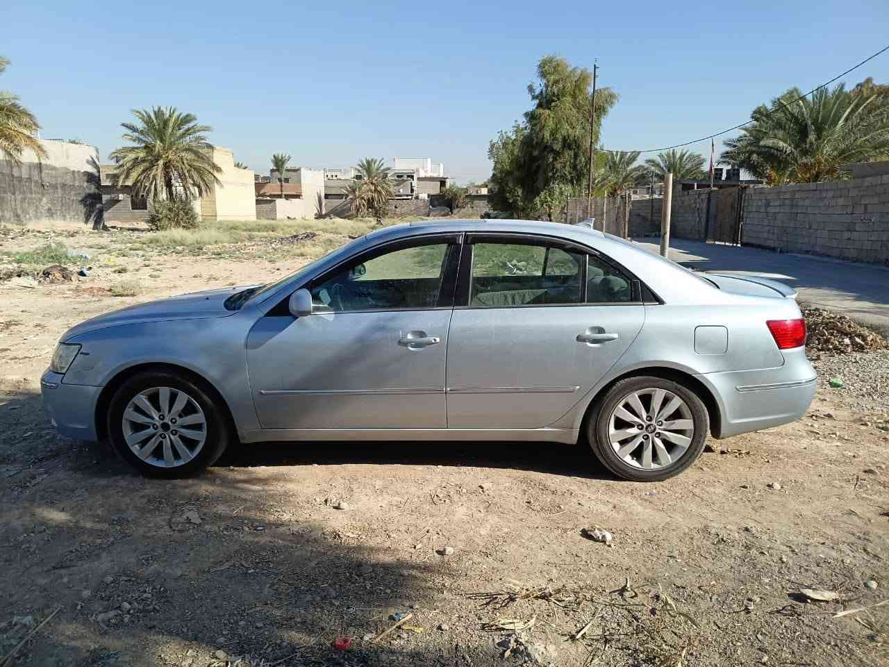سوناته 2007وارد امريكي سياره مصبوغه عام للجماليه محرك 6 السعر 100$مكاني بغداد ***********
